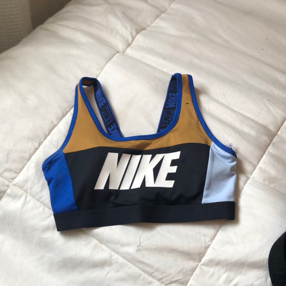 Nike small sports bra